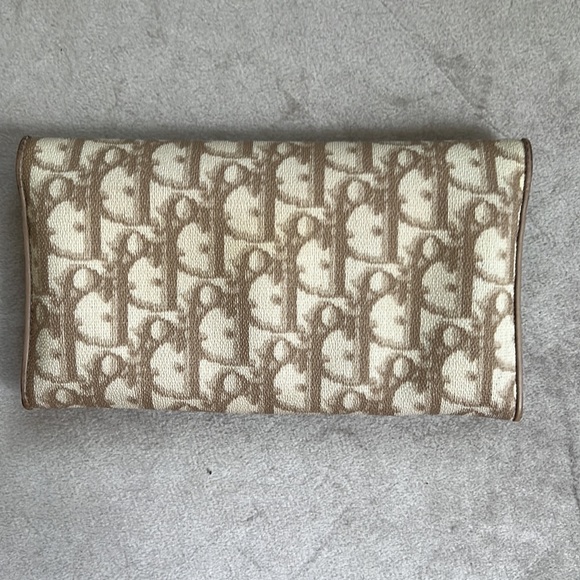 TRADED! VTG Christian Dior Tan Y2K 90s Bow Trotter WOC Clutch Wallet Pearl Chain - Picture 9 of 15
